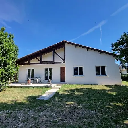 Landaise Au Calme Avec Piscine Сasa de vacaciones *