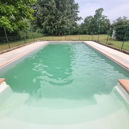Landaise Au Calme Avec Piscine Сasa de vacaciones